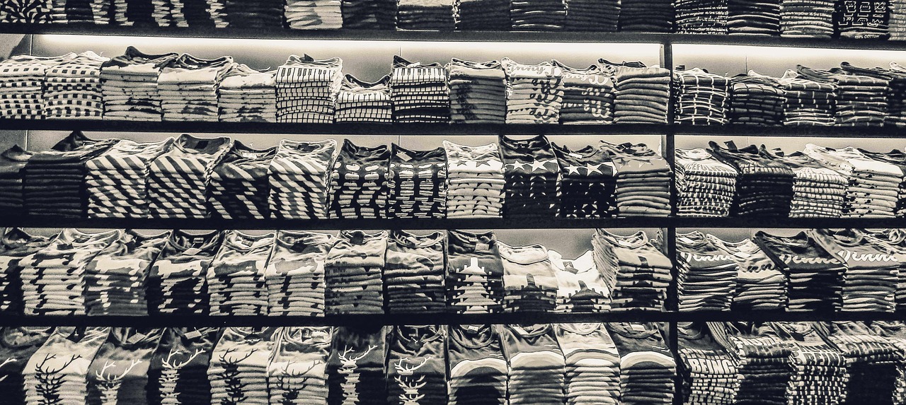 Understanding the Basics of Custom T-Shirt Design