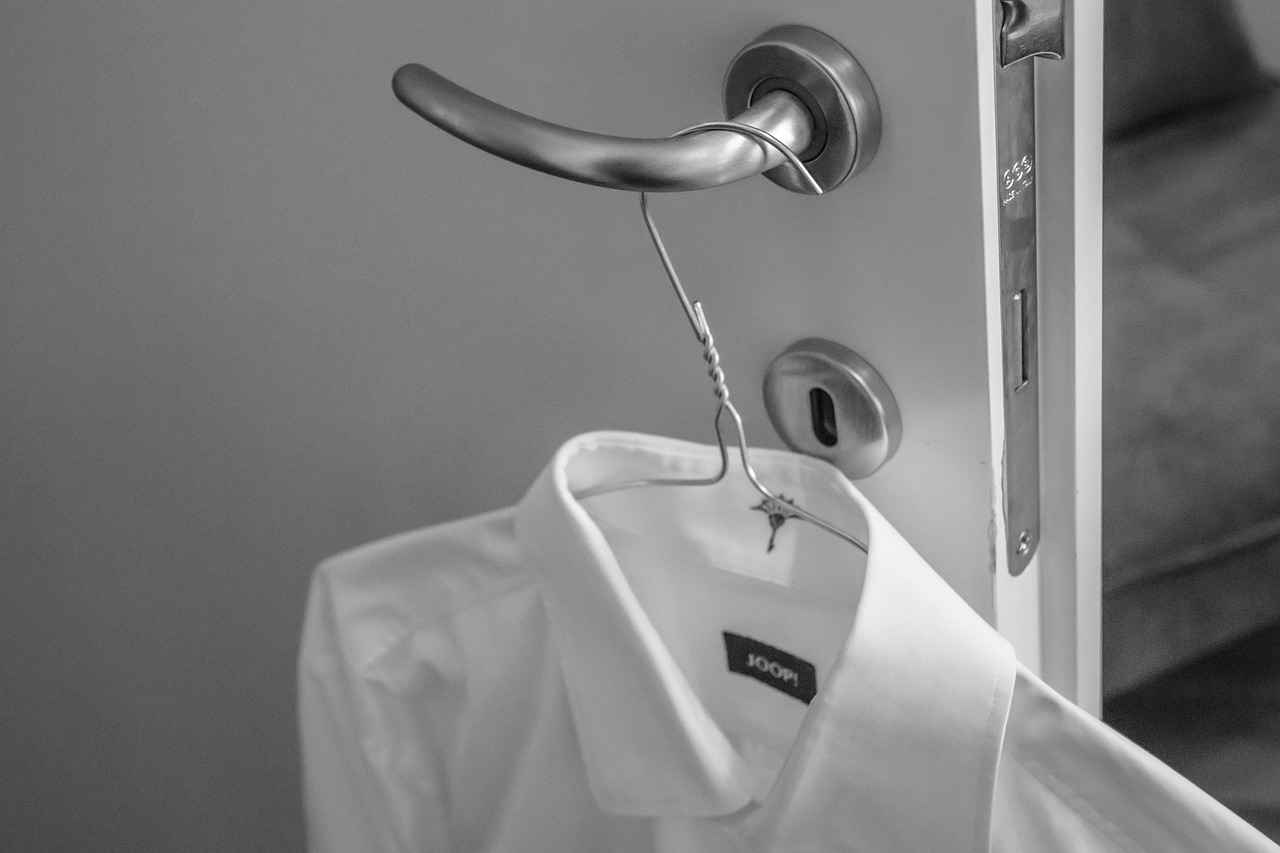Choosing the Right Fabric for Your Custom Shirt
